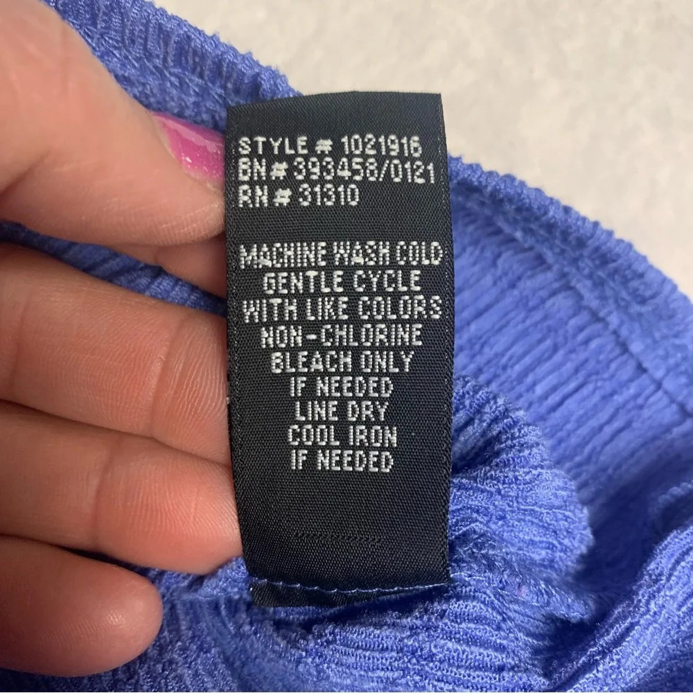 IN San Francisco periwinkle top size small lots of stretch cute tie in back - Picture 2 of 7